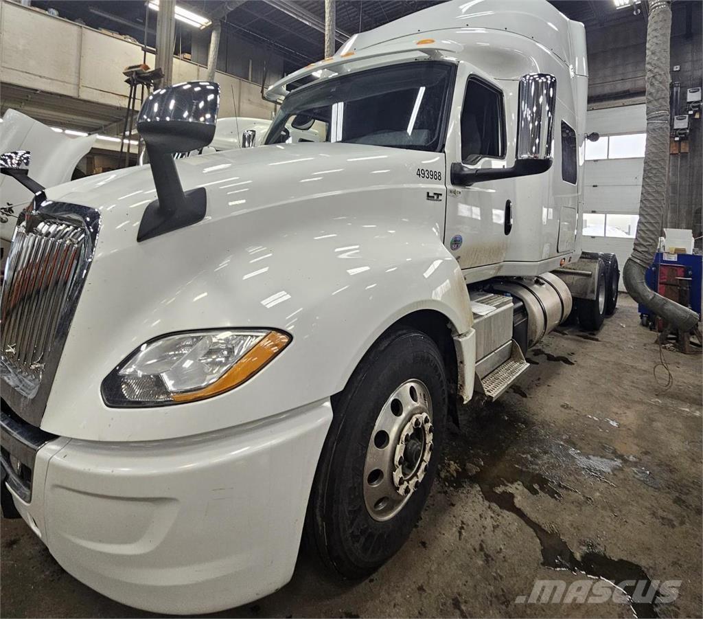 International LT Τράκτορες