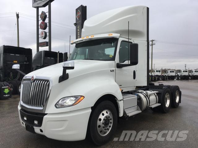 International LT Τράκτορες