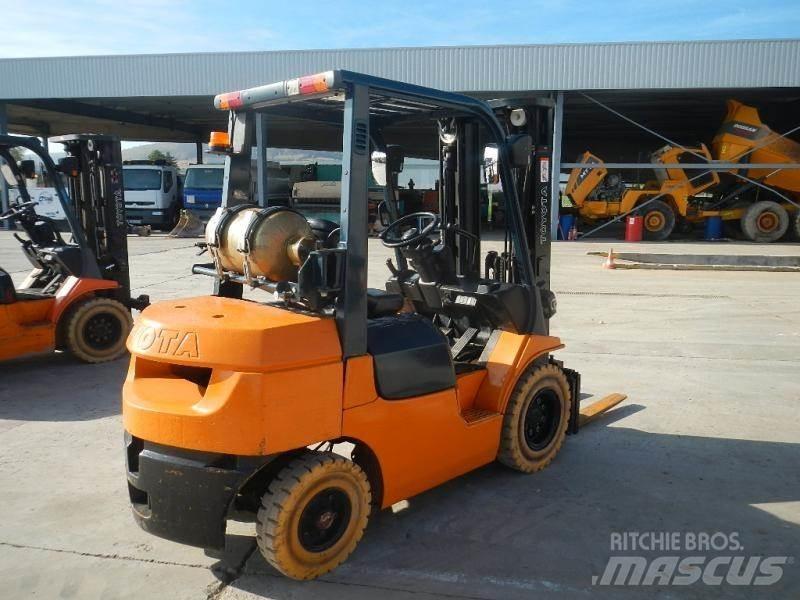 Toyota 7FG25 Περονοφόρα ανυψωτικά κλαρκ - άλλα