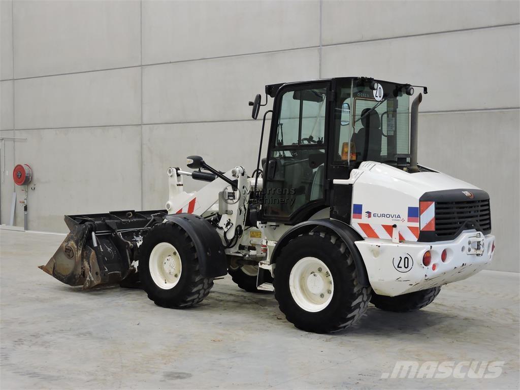 CAT 908M + FORK Φορτωτές με λάστιχα (Τροχοφόροι)