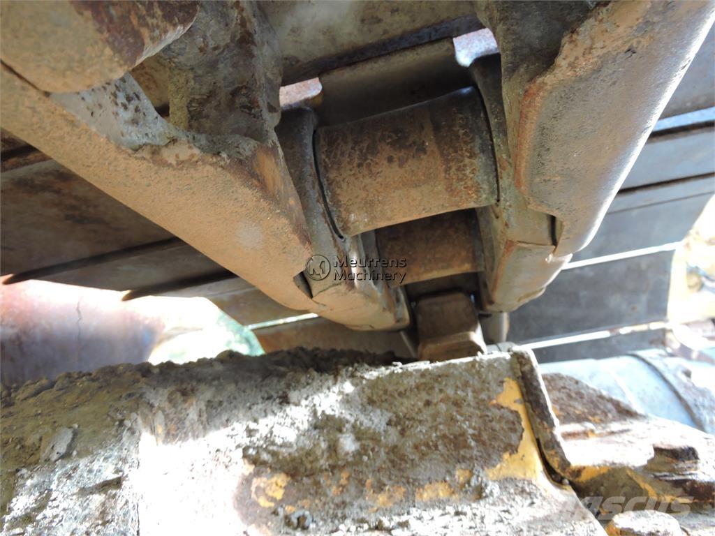 Komatsu D61PX-24 Μπουλντόζες