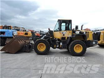 Komatsu WA320 Φορτωτές με λάστιχα (Τροχοφόροι)