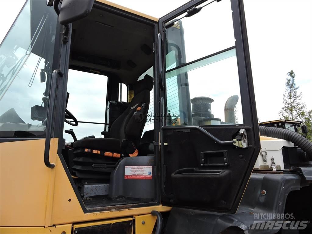 Komatsu WA320 Φορτωτές με λάστιχα (Τροχοφόροι)