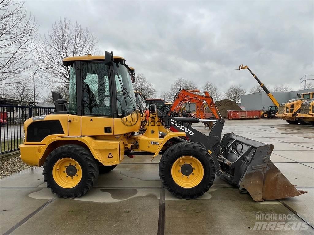 Volvo L30G Φορτωτές με λάστιχα (Τροχοφόροι)