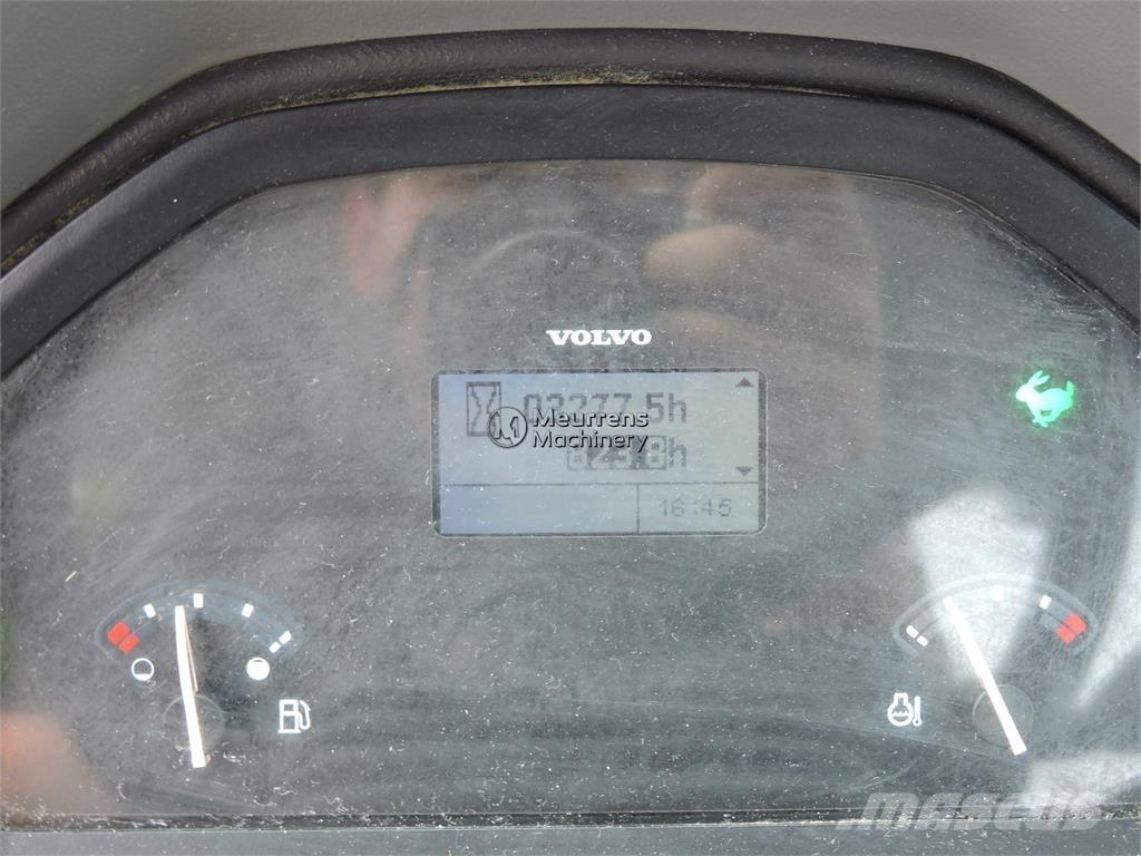 Volvo L30G + FORK Φορτωτές με λάστιχα (Τροχοφόροι)