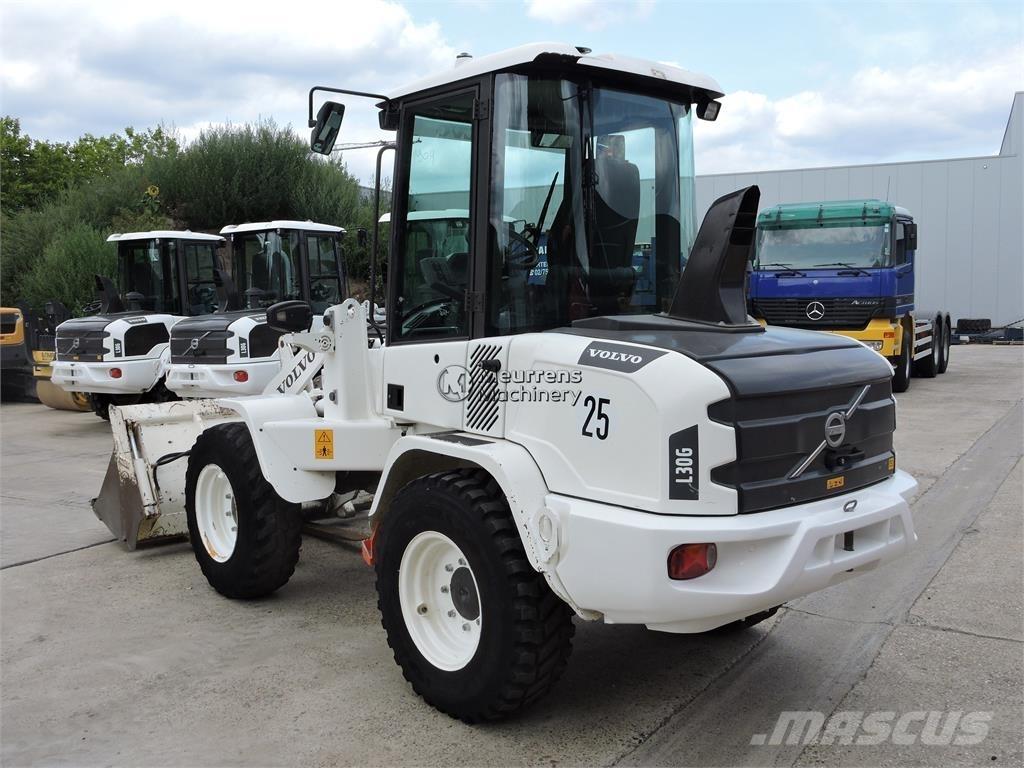 Volvo L30G + FORK Φορτωτές με λάστιχα (Τροχοφόροι)