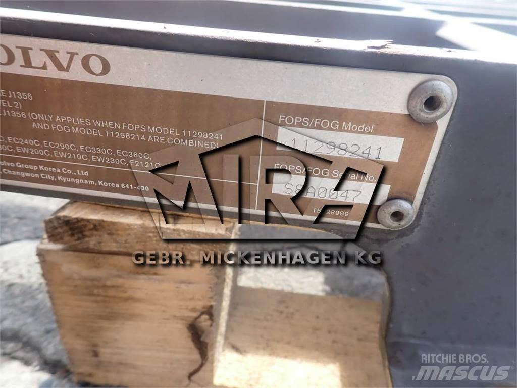 Volvo EC 360 C Καμπίνες και εσωτερικό