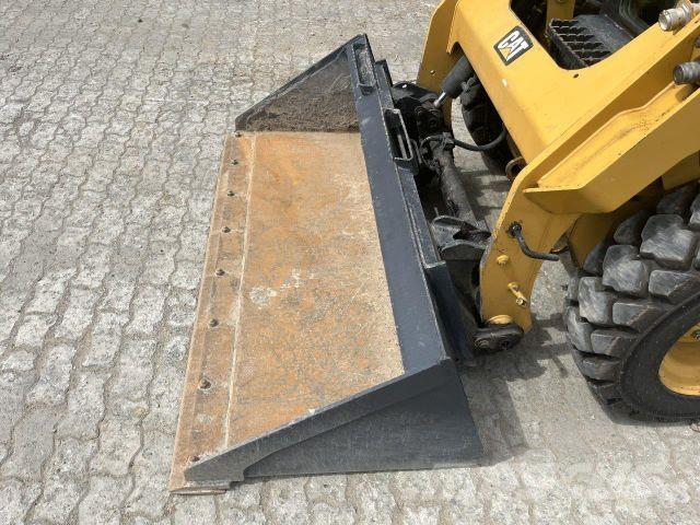 CAT 242D Κατασκευές - Άλλα