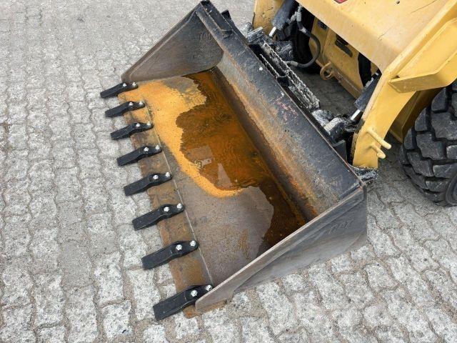 CAT 242D3 Κατασκευές - Άλλα