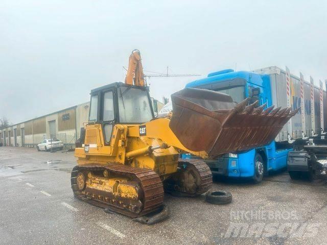 CAT 953 Μπουλντόζες με ερπύστριες
