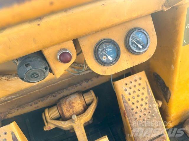 CAT 953 Μπουλντόζες με ερπύστριες