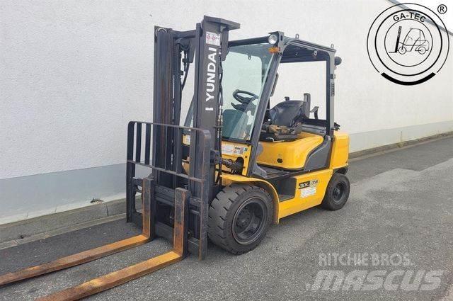 Hyundai 30L-7A Περονοφόρα ανυψωτικά κλαρκ με φυσικό αέριο LPG