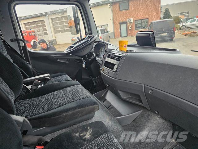 Mercedes-Benz 818 Κλειστού τύπου