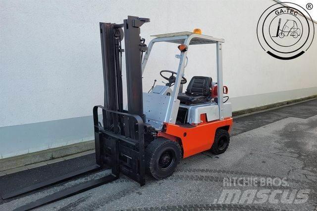 Nissan FO1 A15U Περονοφόρα ανυψωτικά κλαρκ με φυσικό αέριο LPG