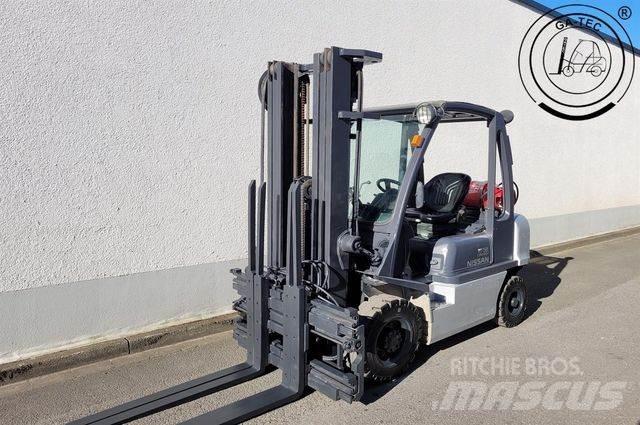 Nissan U1D2A25LQ Περονοφόρα ανυψωτικά κλαρκ με φυσικό αέριο LPG
