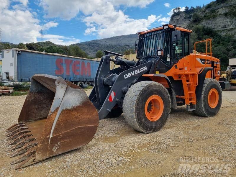 Doosan DL300 Φορτωτές με λάστιχα (Τροχοφόροι)