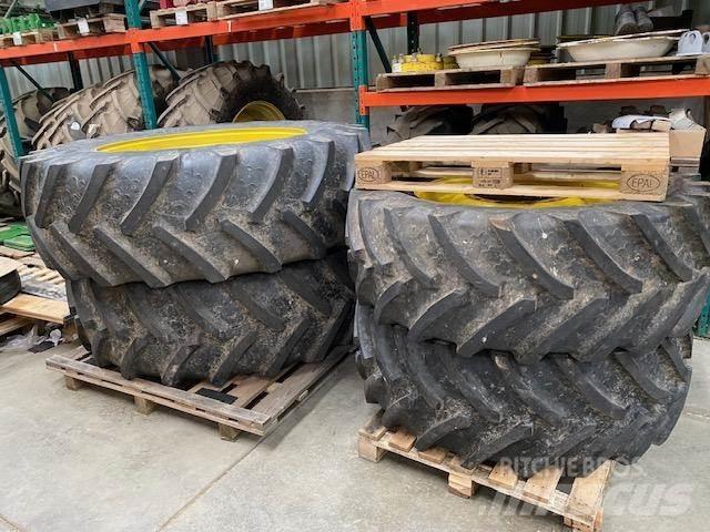 John Deere 7R Ελαστικά και ζάντες