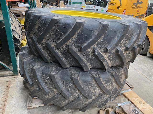 John Deere 7R Ελαστικά και ζάντες