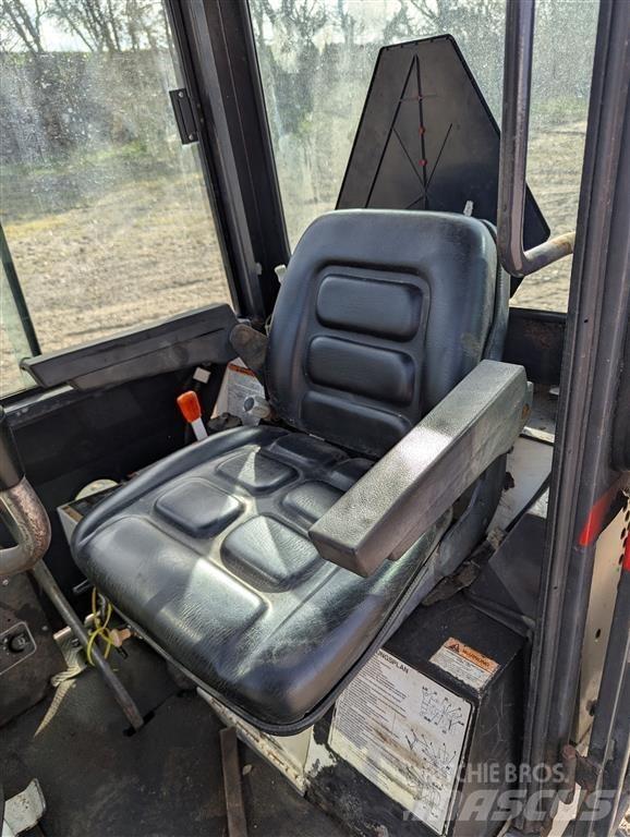 Bobcat X220 Εκσκαφάκι (διαβολάκι) < 7t