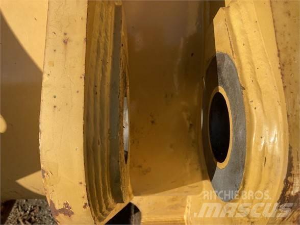 CAT 986H Κουβάδες