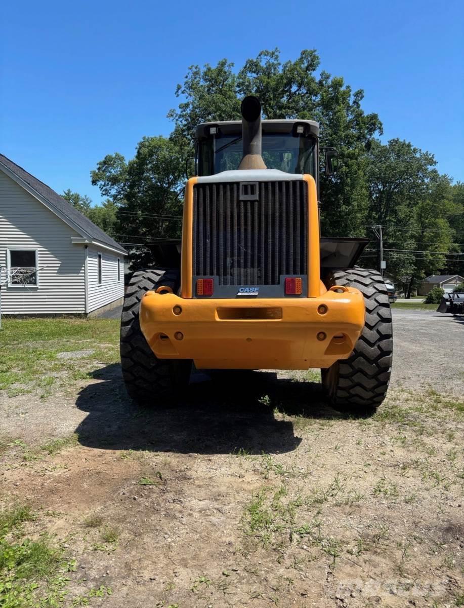 CASE 821F Φορτωτές με λάστιχα (Τροχοφόροι)