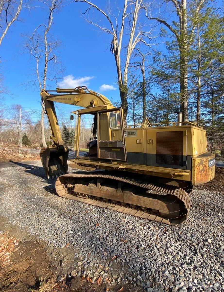 CAT 225 Εκσκαφείς με ερπύστριες