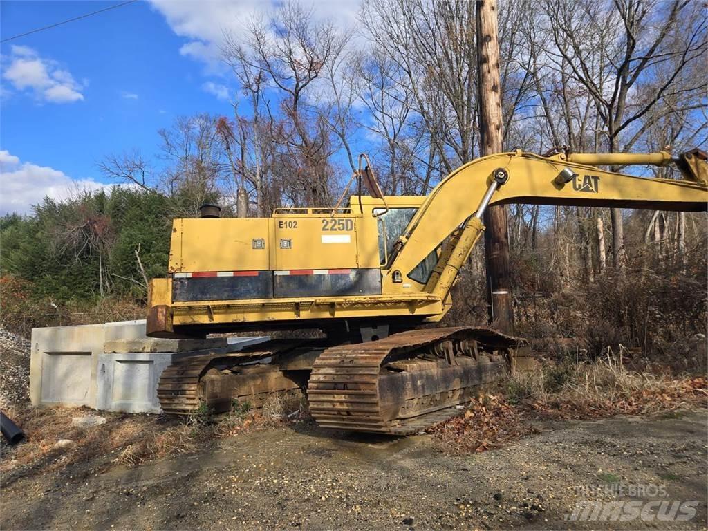CAT 225D Εκσκαφείς με ερπύστριες