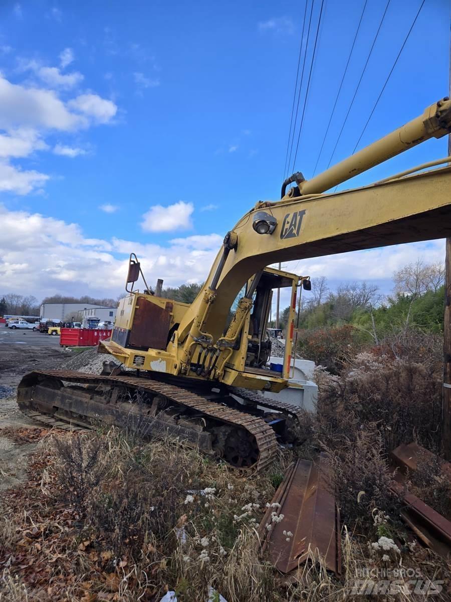 CAT 225D Εκσκαφείς με ερπύστριες