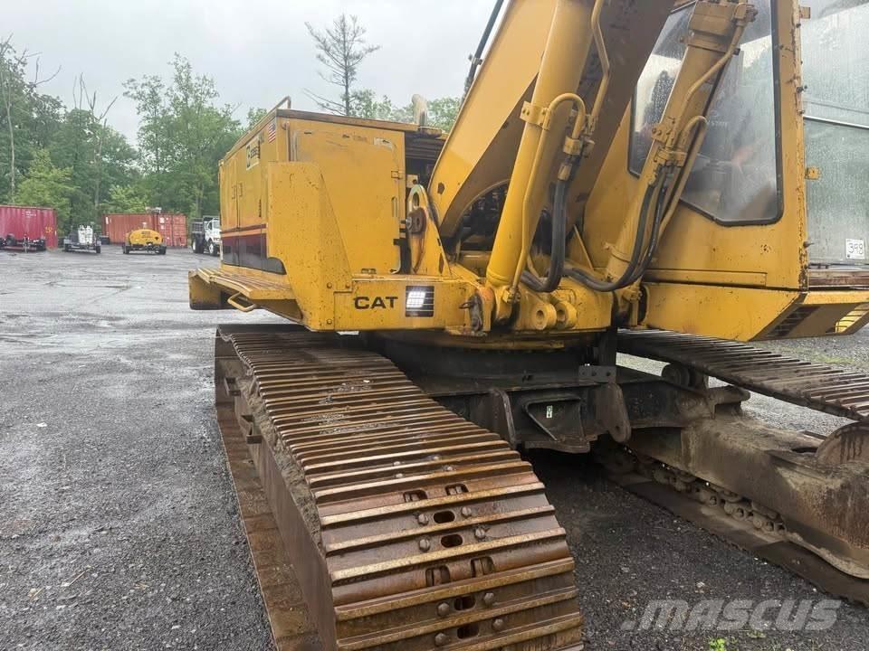 CAT 235B Εκσκαφείς με ερπύστριες