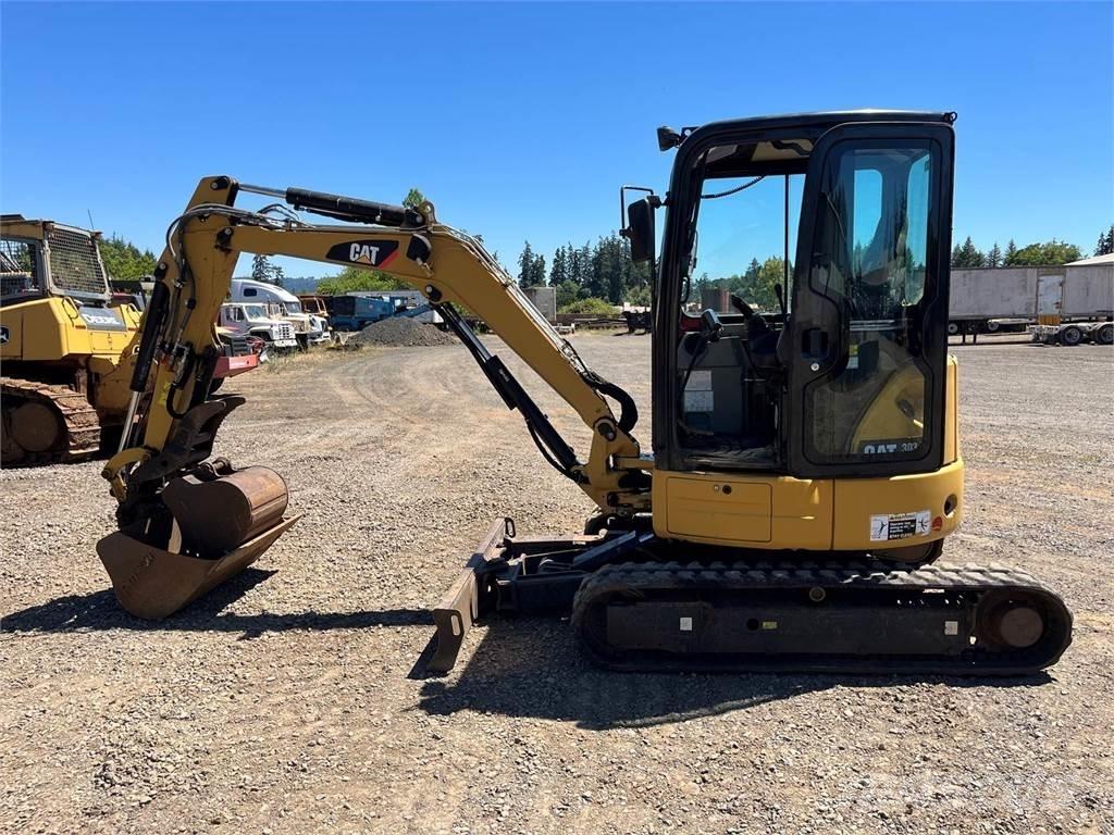 CAT 303.5 Εκσκαφείς με ερπύστριες