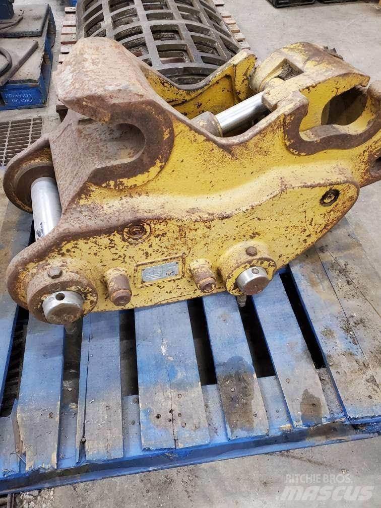 CAT 320DL Ταχυσύνδεσμοι