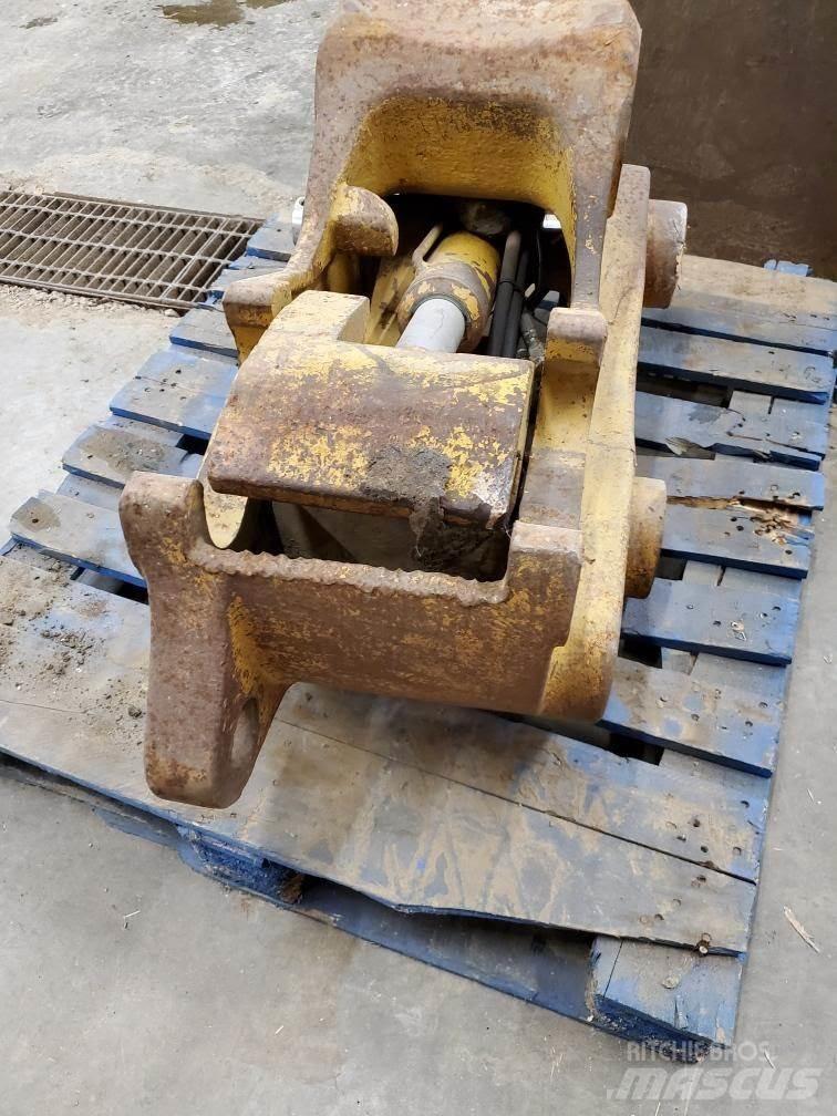 CAT 320DL Ταχυσύνδεσμοι