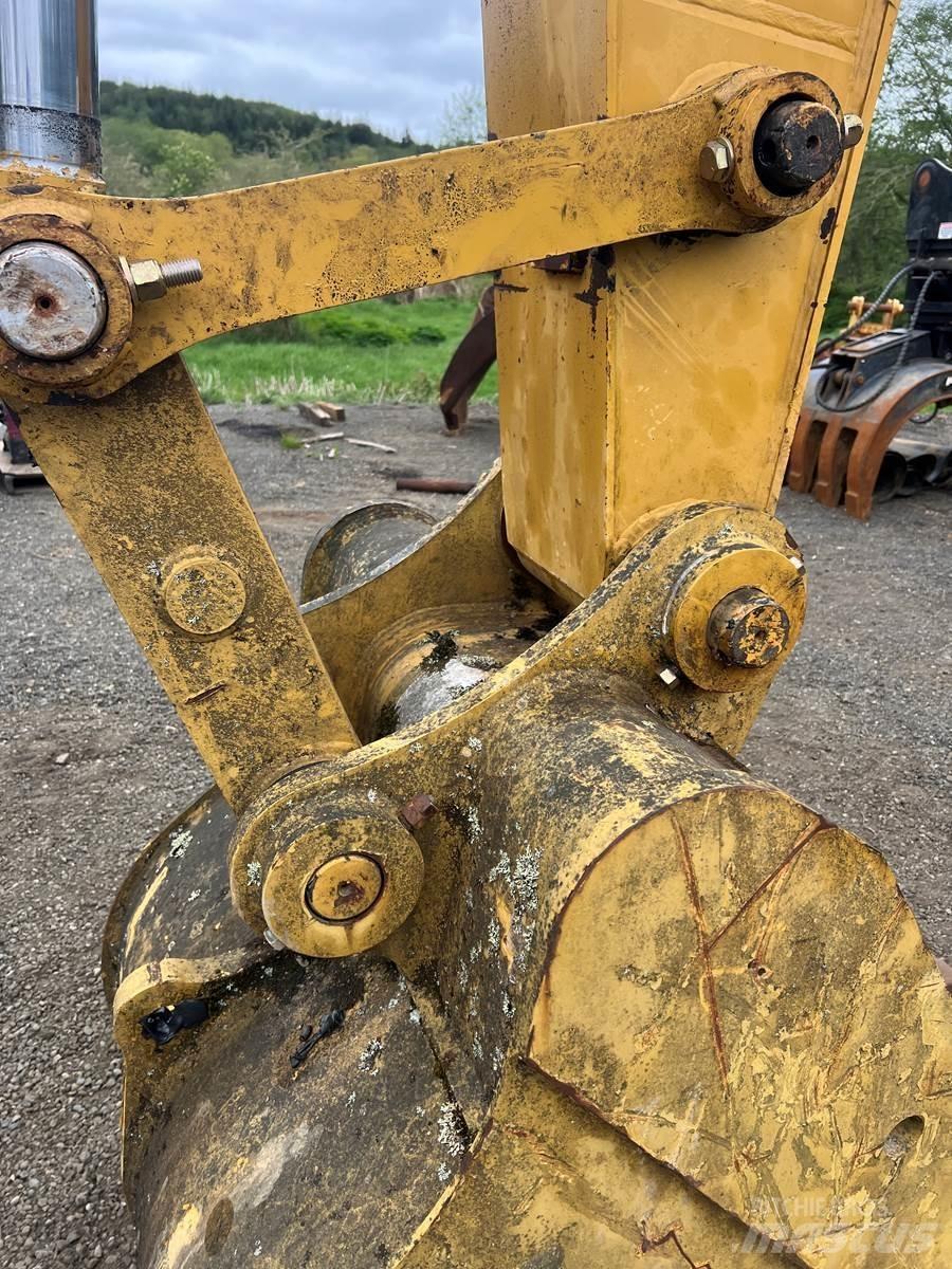 CAT 322C Εκσκαφείς με ερπύστριες