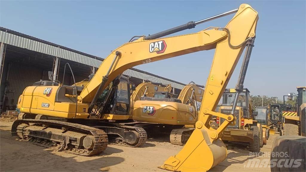 CAT 323D3 Εκσκαφείς με ερπύστριες