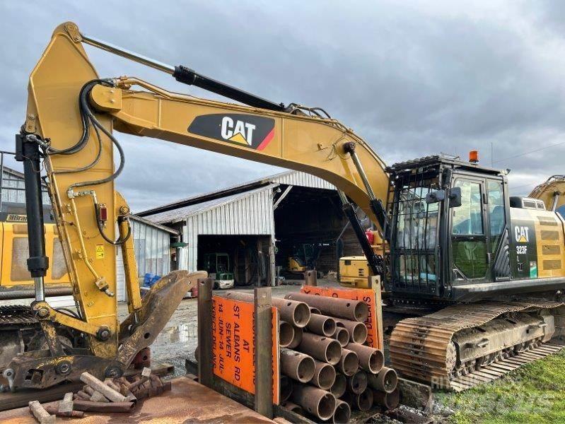 CAT 323FL Εκσκαφείς με ερπύστριες