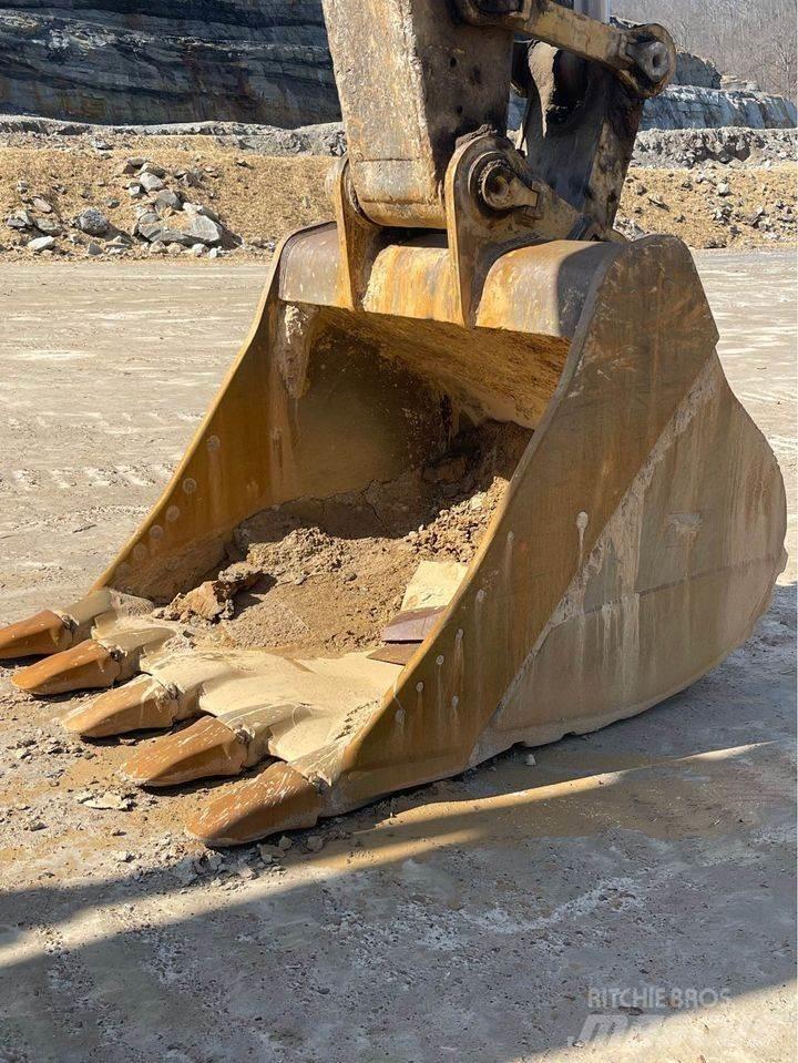 CAT 374DL Εκσκαφείς με ερπύστριες