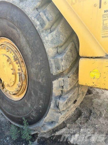 CAT 621G Αποξέστες δρόμων
