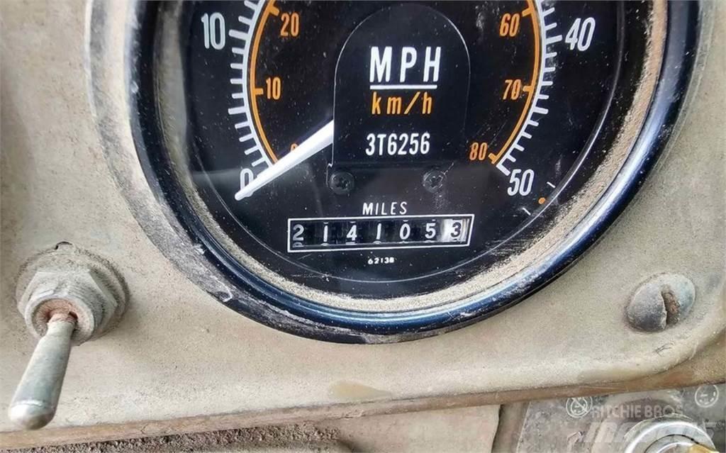 CAT 773B Βυτιοφόρα φορτηγά