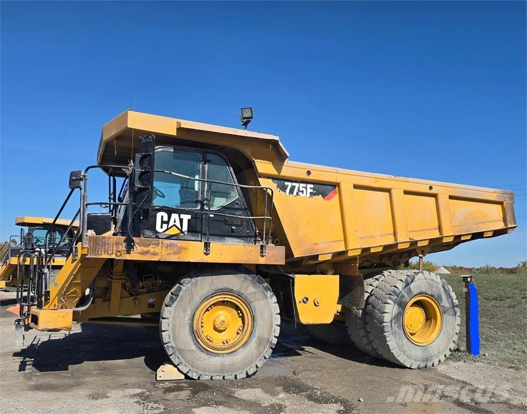 CAT 775F Σπαστό Dump Truck ADT