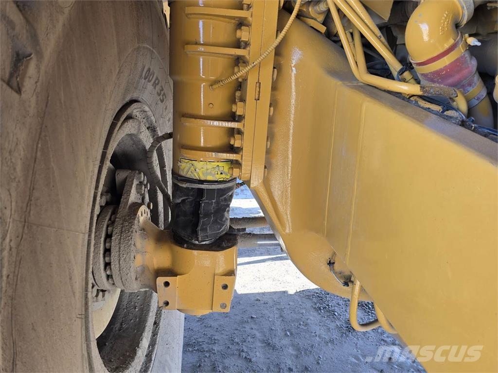 CAT 775F Σπαστό Dump Truck ADT