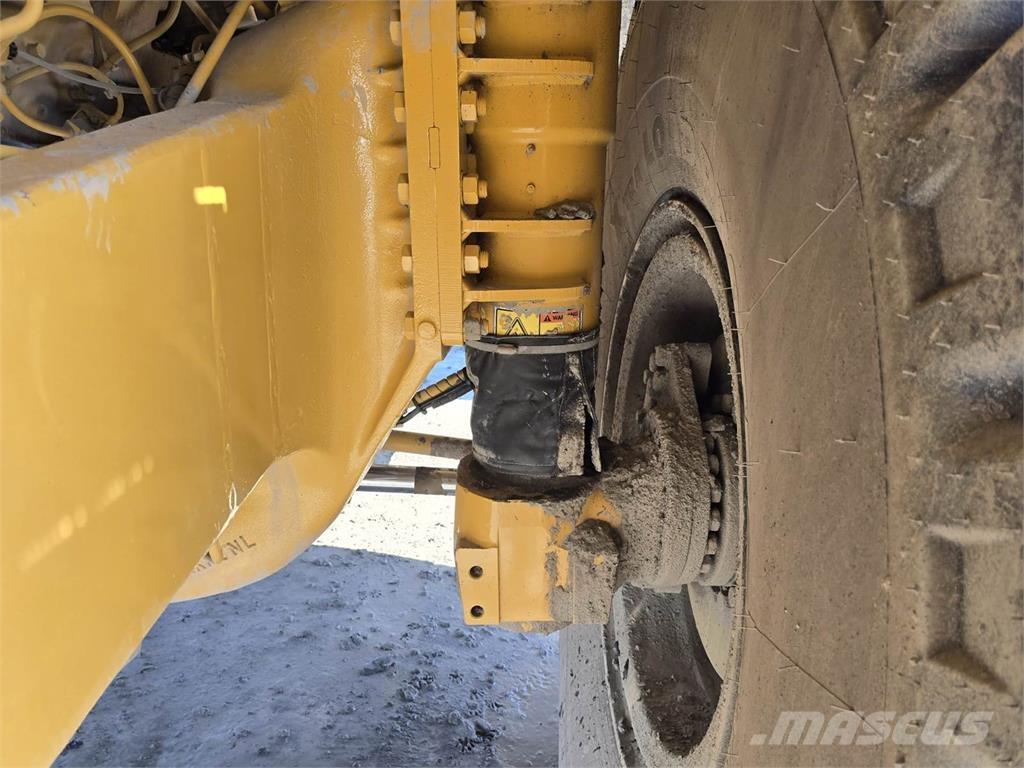 CAT 775F Σπαστό Dump Truck ADT