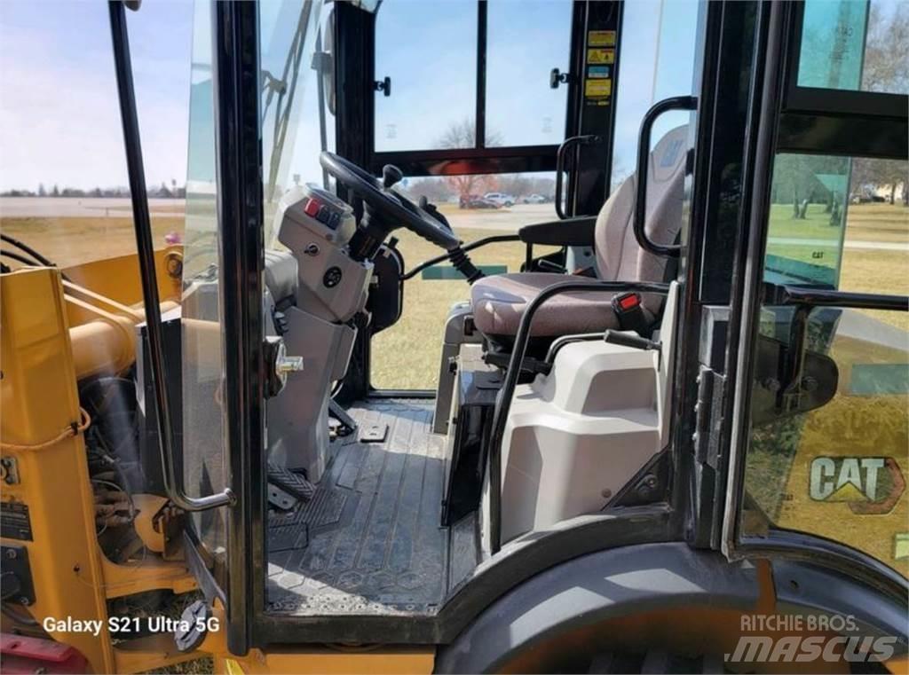 CAT 903D Φορτωτές με λάστιχα (Τροχοφόροι)