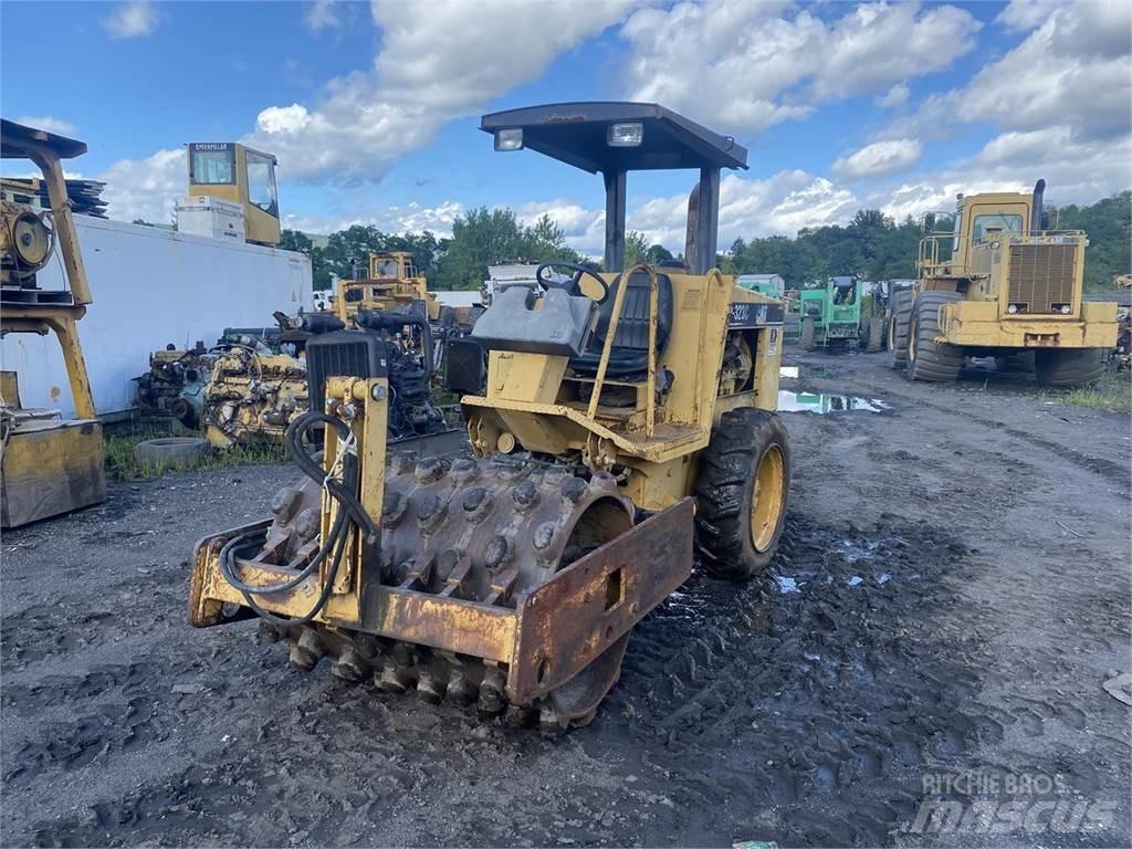 CAT CP323C Κύλινδροι συμπίεσης εδάφους