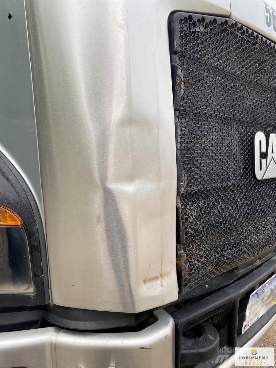 CAT CT660 Φορτηγά Ανατροπή