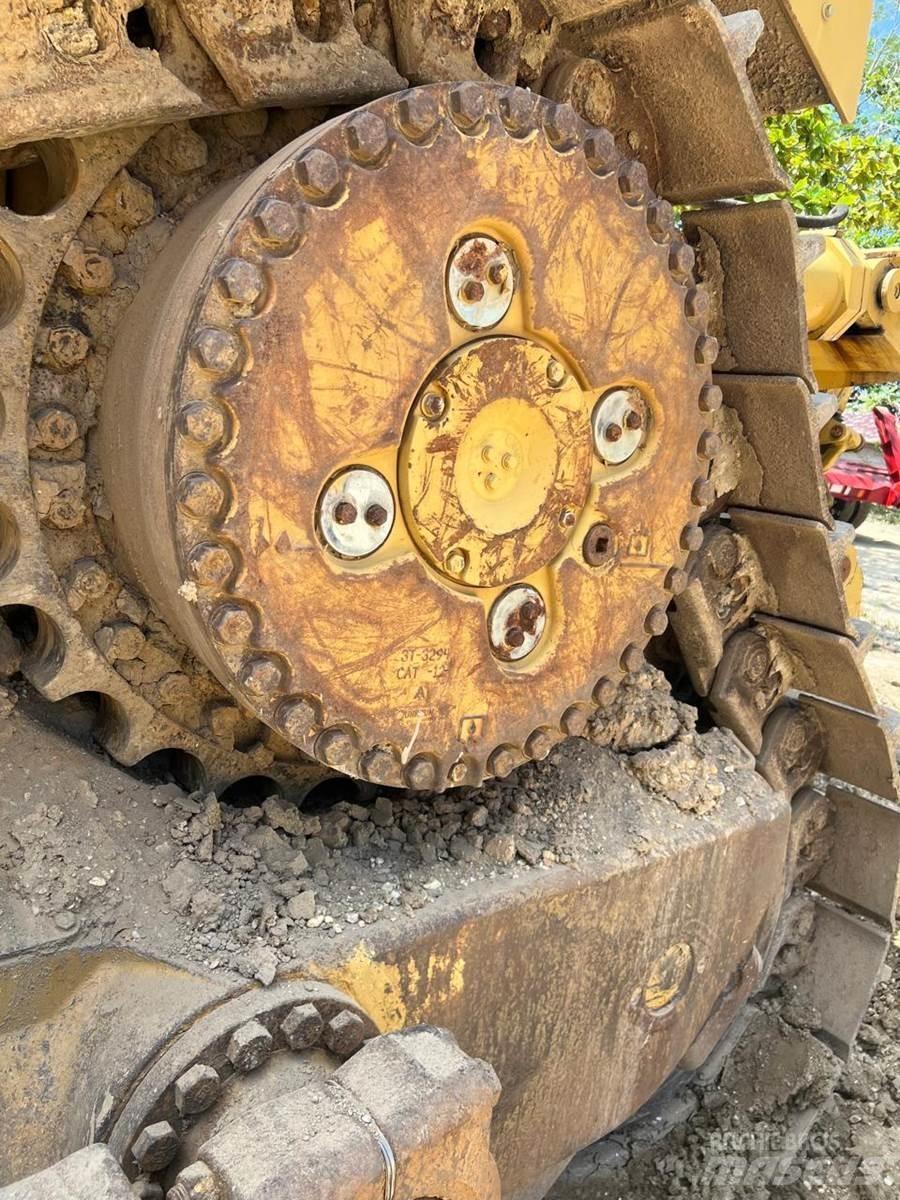 CAT D10T Μπουλντόζες με ερπύστριες
