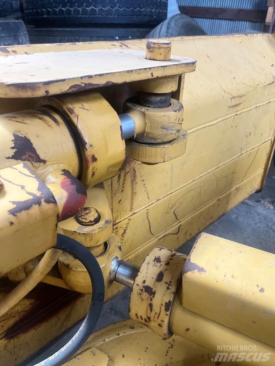 CAT D4C Μπουλντόζες με ερπύστριες