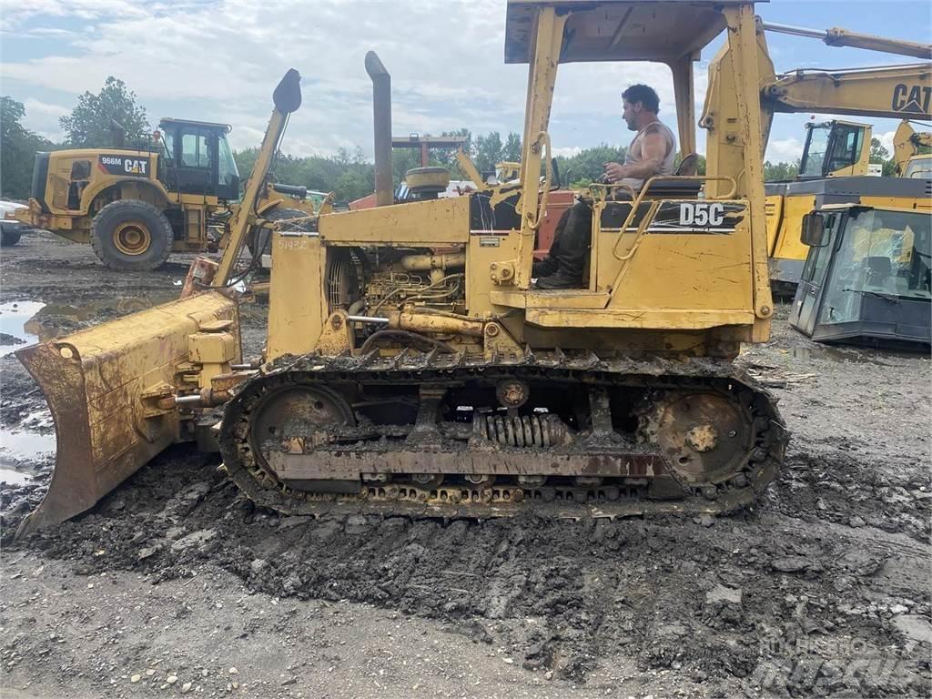 CAT D5C Μπουλντόζες με ερπύστριες