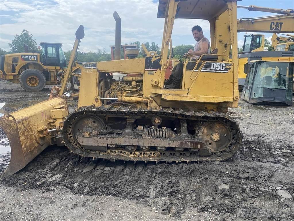 CAT D5C Μπουλντόζες με ερπύστριες