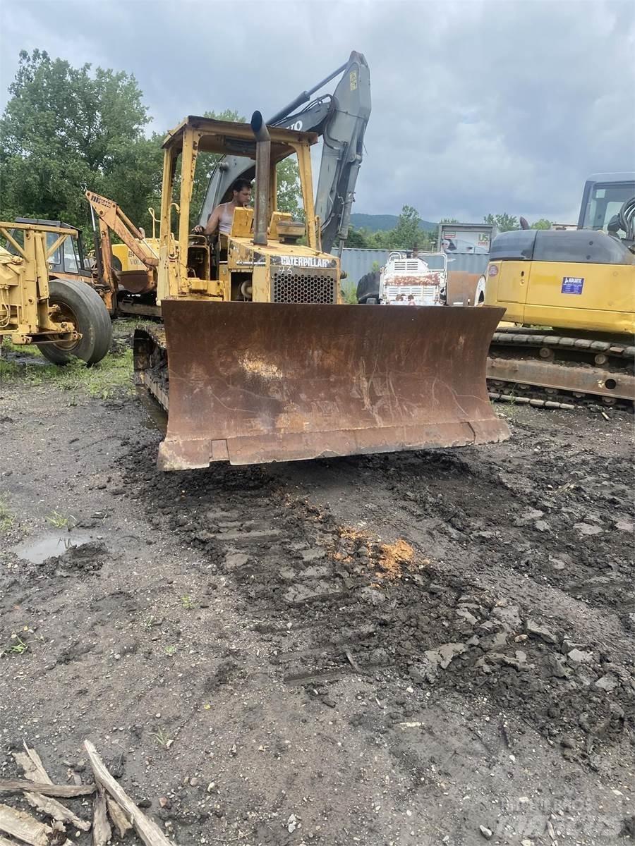 CAT D5C Μπουλντόζες με ερπύστριες