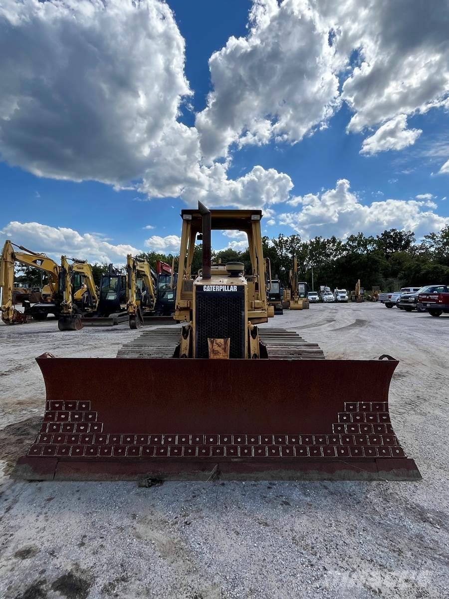 CAT D5C Μπουλντόζες με ερπύστριες